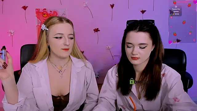 luna berryy online show from 03/28/26, 09:14