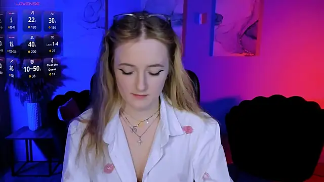 luna berryy online show from 04/08/26, 08:20