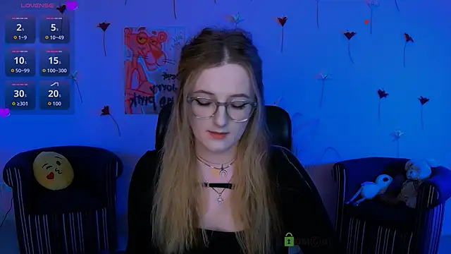 luna berryy online show from 04/22/26, 07:15