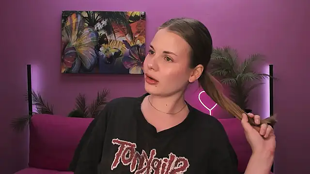 holy kitty online show from 10/17/25, 06:16