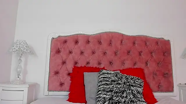 Snapshot of amberlitle chatting on 09/15/25, 12:38 amberlitle online show from 09/15/25, 12:38