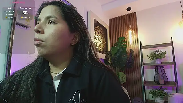 Sharlotte Milk online show from 09/20/25, 11:00