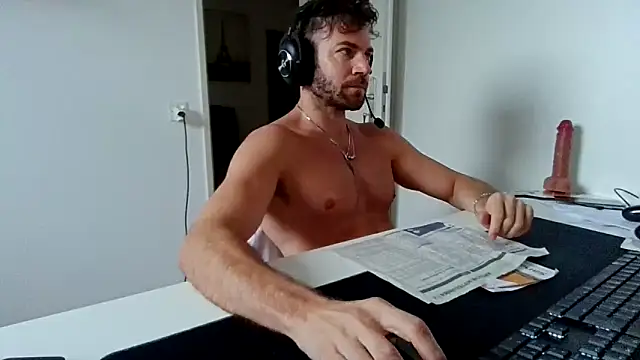 alpha-hunk online show from 03/12/26, 07:36