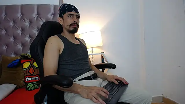 Sr Magnus  online show from 10/03/25, 05:15