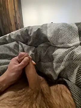 Snapshot of NiceBone000 chatting on 12/04/25, 02:04 NiceBone000 online show from 12/04/25, 02:04