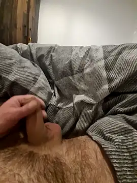 Snapshot of NiceBone000 chatting on 02/17/26, 09:32 NiceBone000 online show from 02/17/26, 09:32