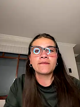 aurora divine online show from 09/12/25, 11:04