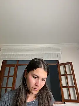 aurora divine online show from 09/25/25, 10:57