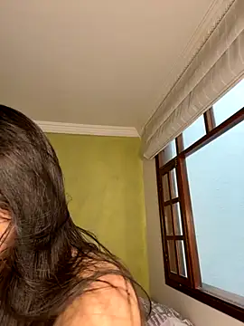 aurora divine online show from 10/12/25, 12:04