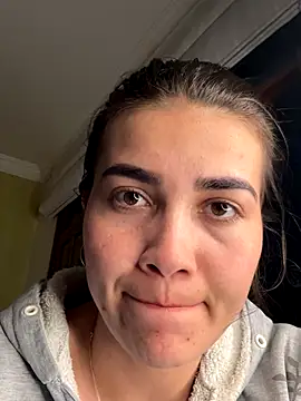 aurora divine online show from 11/14/25, 11:02