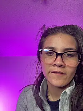 aurora divine online show from 03/10/26, 10:15