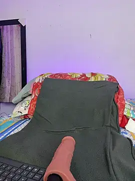 aurora divine online show from 04/20/26, 07:04