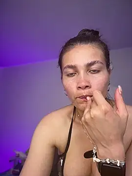 aurora divine online show from 05/07/26, 06:57