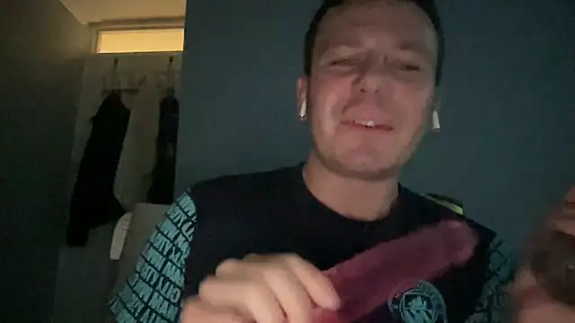 Snapshot of GotItGoin chatting on 09/28/25, 12:16 GotItGoin online show from 09/28/25, 12:16