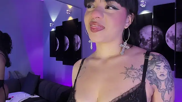 Snapshot of maddy_walker chatting on 02/01/25, 11:27 maddy walker online show from 02/01/25, 11:27