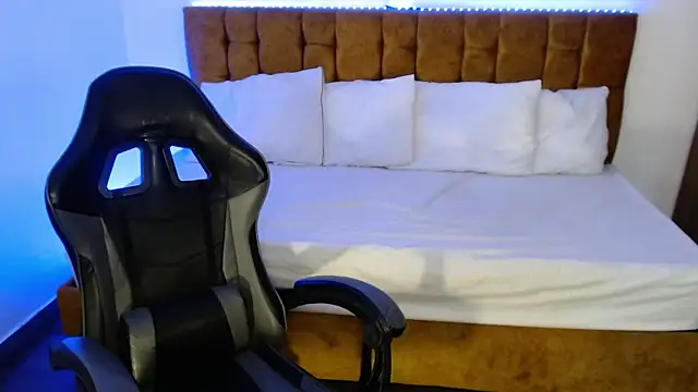 alexiaaross online show from 09/12/25, 12:00