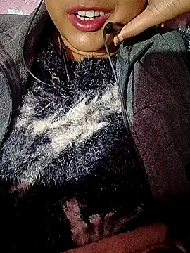 Snapshot of ruhi2003 chatting on 12/14/24, 04:42 ruhi2003 online show from 12/14/24, 04:42