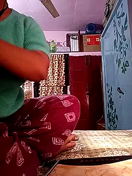 Snapshot of ruhi2003 chatting on 12/22/24, 08:16 ruhi2003 online show from 12/22/24, 08:16