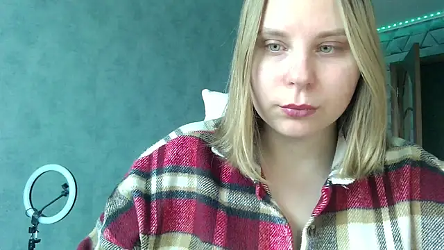 Thalia  Star online show from 02/15/25, 11:06