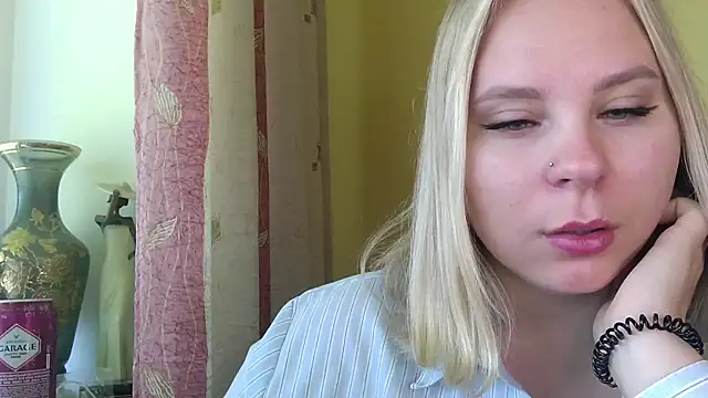 Thalia  Star online show from 09/16/25, 06:25