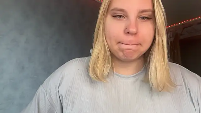 Thalia  Star online show from 10/21/25, 09:21