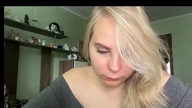 Snapshot of Thalia__Star chatting on 06/19/26, 09:24 Thalia Star online show from 06/19/26, 09:24