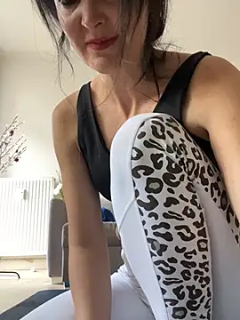 -OLYA- online show from 03/12/25, 10:16