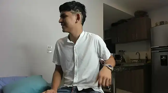 Snapshot of Lyam_ap chatting on 01/10/25, 02:25 Lyam ap online show from 01/10/25, 02:25