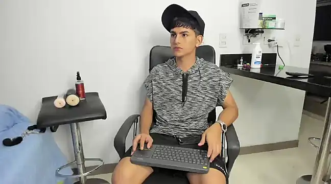 Snapshot of Lyam_ap chatting on 01/15/25, 08:41 Lyam ap online show from 01/15/25, 08:41