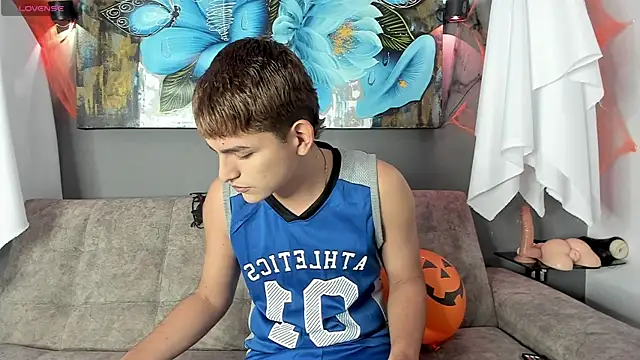 Snapshot of Lyam_ap chatting on 10/19/25, 06:52 Lyam ap online show from 10/19/25, 06:52