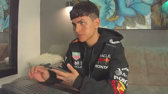 Snapshot of Lyam_ap chatting on 04/23/26, 10:25 Lyam ap online show from 04/23/26, 10:25