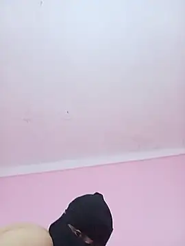 Snapshot of Hajar_charmouta1 chatting on 10/18/25, 11:00 Hajar charmouta1 online show from 10/18/25, 11:00