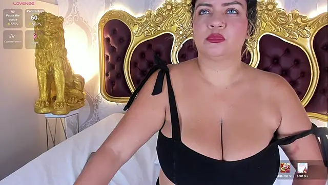 KendralHolson online show from 04/23/26, 04:46