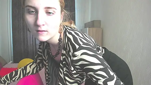 Miss Elsa  online show from 02/14/25, 03:43