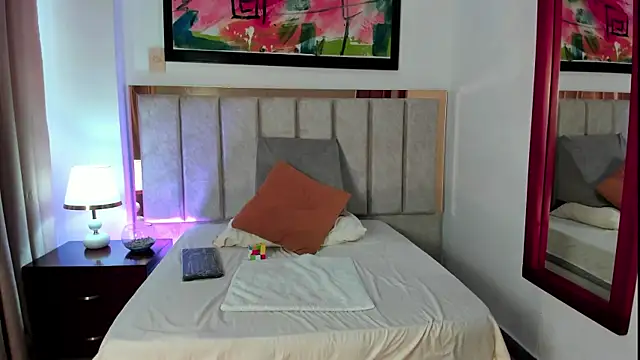 AntonellaHall  online show from 01/31/25, 12:07