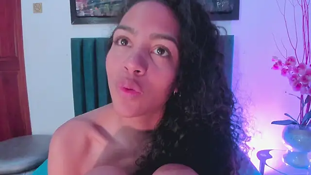 AntonellaHall  online show from 02/27/25, 06:20