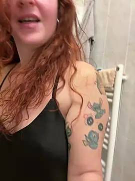 Snapshot of Nala_95 chatting on 12/19/24, 05:18 Nala 95 online show from 12/19/24, 05:18