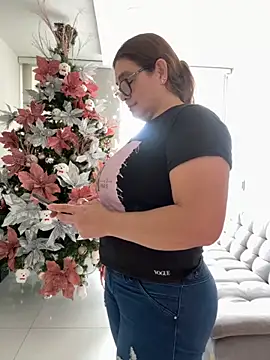 AntonellaAlondra4 online show from 12/02/25, 03:29