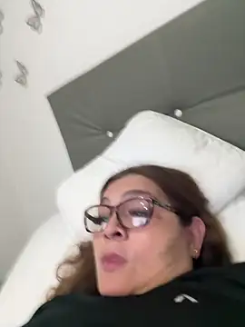 AntonellaAlondra4 online show from 12/17/25, 02:17