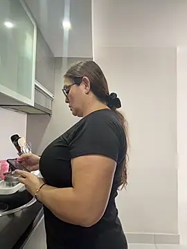 AntonellaAlondra4 online show from 03/24/26, 02:00