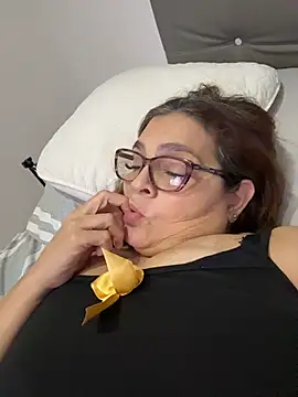 AntonellaAlondra4 online show from 04/18/26, 03:43