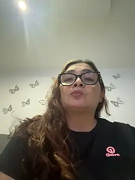 Snapshot of AntonellaAlondra4 chatting on 06/15/26, 11:18 AntonellaAlondra4 online show from 06/15/26, 11:18