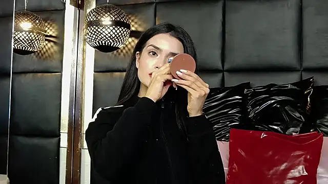 Snapshot of BlairBadgley chatting on 11/04/25, 11:48 BlairBadgley online show from 11/04/25, 11:48