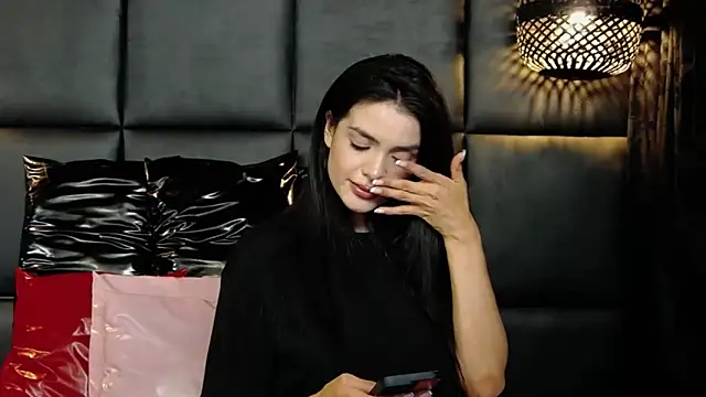 Snapshot of BlairBadgley chatting on 11/09/25, 12:53 BlairBadgley online show from 11/09/25, 12:53