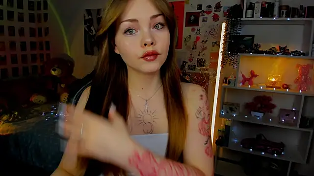 AkiraKatsu online show from 12/20/25, 11:06