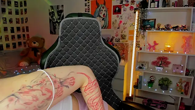 AkiraKatsu online show from 01/18/26, 11:03