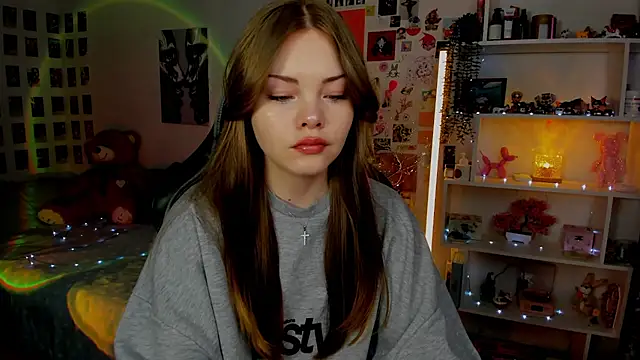 AkiraKatsu online show from 04/12/26, 10:09