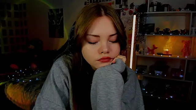 AkiraKatsu online show from 04/18/26, 10:08