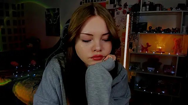 AkiraKatsu online show from 04/19/26, 12:37