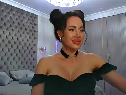 TianaPosh online show from 02/06/25, 07:40